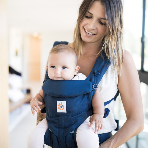 lillebaby carrier facing out
